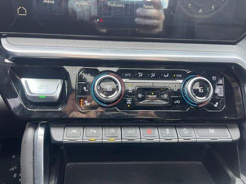 Used 2023 GMC Sierra 1500 Denali w/ Denali Reserve Package image 26