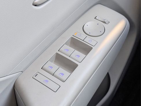 Certified 2024 Hyundai Kona SEL FWD image 25