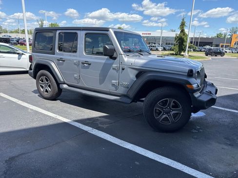 Used 2018 Jeep Wrangler Unlimited Sport S AWD/4WD image 29