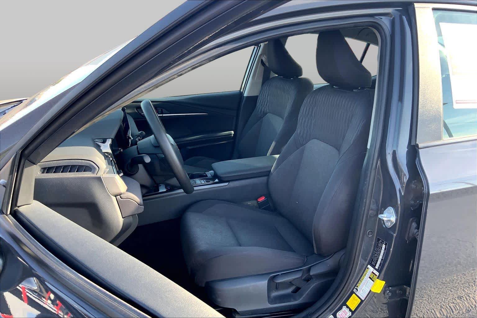 Used 2025 Toyota Camry LE FWD image 8