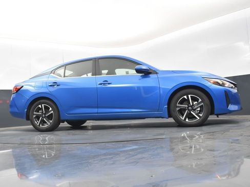 Used 2025 Nissan Sentra SV image 34