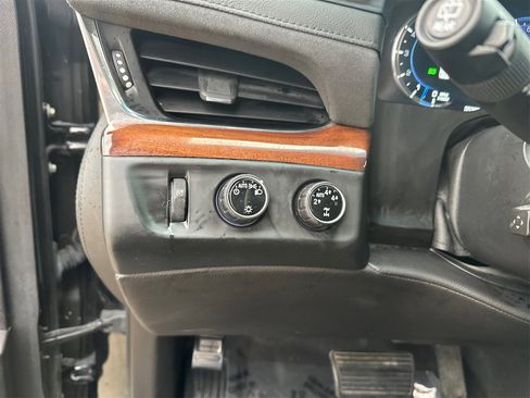 Used 2016 Cadillac Escalade ESV Luxury image 19