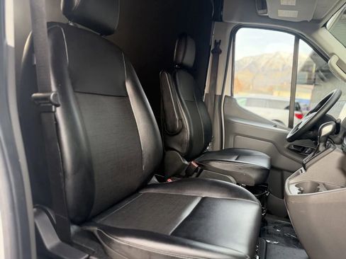 Used 2025 Ford Transit 250 148 Medium Roof Extended AWD w/ Load Area Protection Package image 17