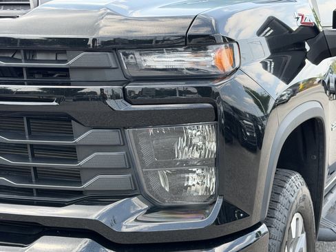 Used 2024 Chevrolet Silverado 2500 Custom w/ Custom Value Package AWD/4WD image 6