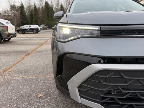 New 2026 Volkswagen Taos SE image 24