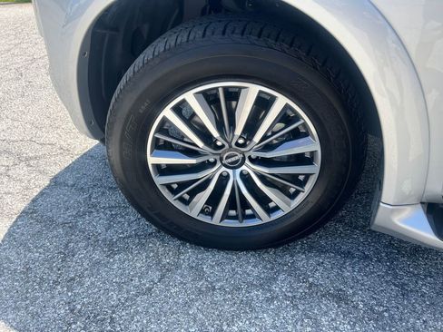 Used 2024 Nissan Armada SL w/ Captain's Chairs Package image 28