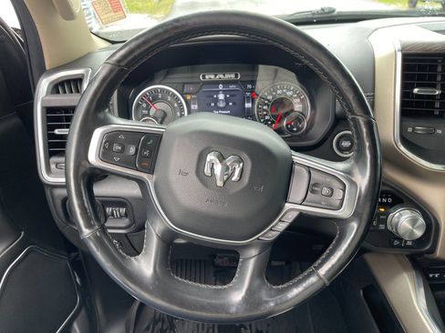Used 2019 RAM 1500 Laramie AWD/4WD image 25