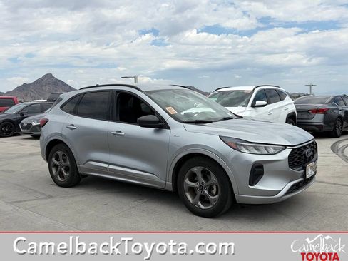 Used 2023 Ford Escape ST-Line FWD image 1