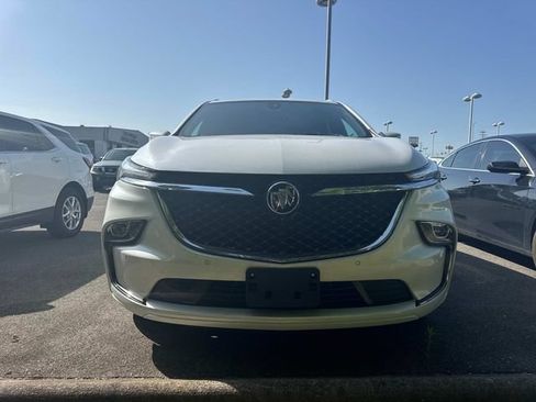 Used 2023 Buick Enclave Avenir w/ LPO, Hit The Road Package AWD/4WD image 6