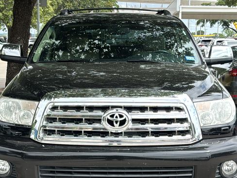 Used 2017 Toyota Sequoia Limited w/ Safety & Convenience Package RWD image 2