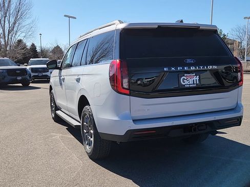 New 2026 Ford Expedition Active image 17