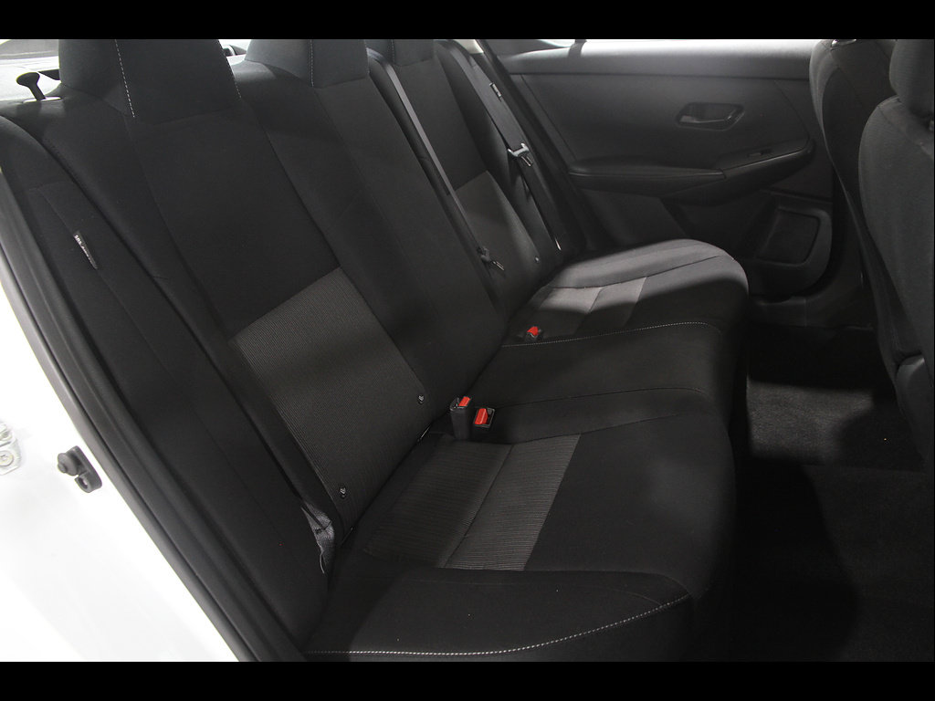Used 2025 Nissan Sentra SV FWD image 17