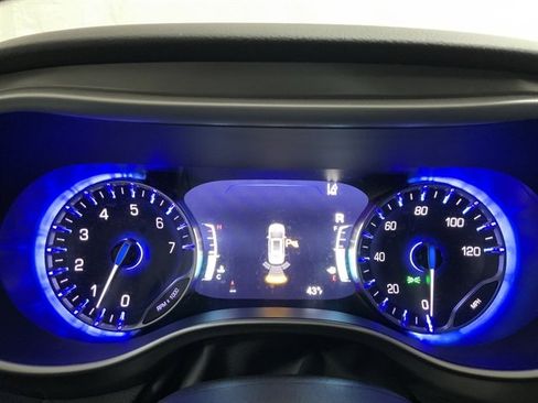 Used 2025 Chrysler Pacifica Select FWD image 44