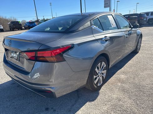 Used 2024 Nissan Altima 2.5 S image 5