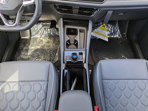 New 2026 Volkswagen Tiguan SEL R-Line image 19