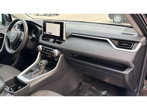 Certified 2025 Toyota RAV4 XLE FWD image 40
