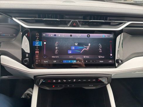 New 2026 Jeep Cherokee Overland AWD/4WD image 30