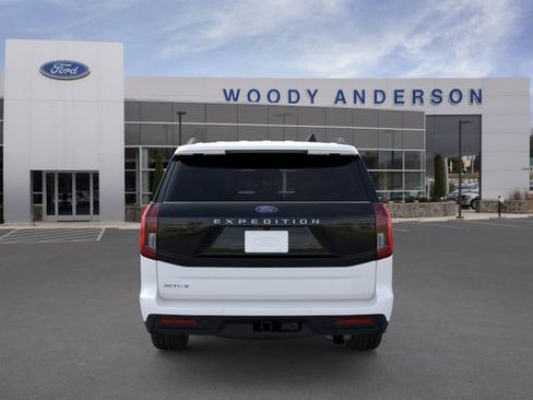 New 2026 Ford Expedition Active RWD image 5
