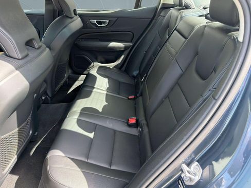 Used 2020 Volvo S60 T5 Momentum FWD image 14