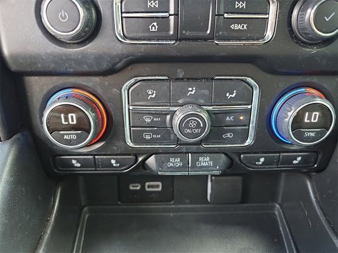 Used 2022 Chevrolet Tahoe Z71 w/ Z71 Off-Road Package image 24