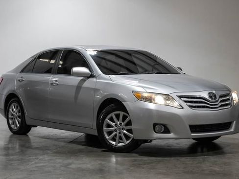 Used 2010 Toyota Camry XLE FWD image 10