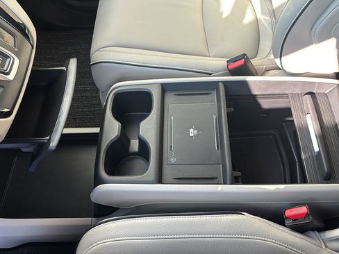 Used 2025 Honda Odyssey Touring image 16