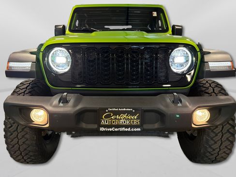 Used 2025 Jeep Wrangler Sport AWD/4WD image 10