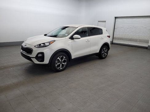 Used 2022 Kia Sportage LX AWD/4WD image 2