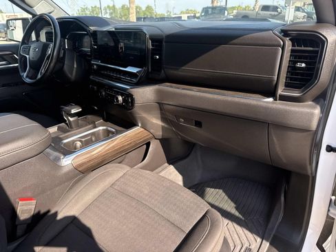 Used 2024 Chevrolet Silverado 1500 LT Trail Boss w/ Protection Package AWD/4WD image 10