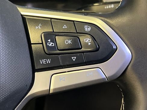 Certified 2024 Volkswagen Atlas Cross Sport SE image 21