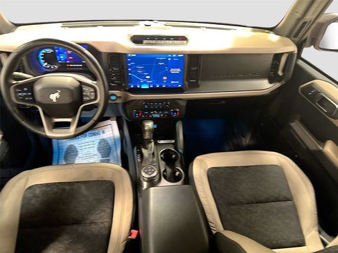 Used 2022 Ford Bronco Wildtrak image 22