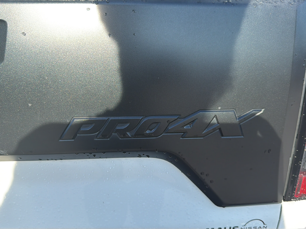 Used 2021 Nissan Titan PRO-4X w/ Pro-4x Convenience Package AWD/4WD image 18