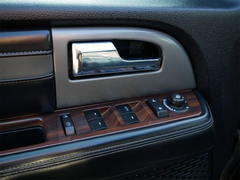 Used 2017 Ford Expedition EL Platinum image 18