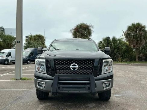 Used 2017 Nissan Titan PRO-4X AWD/4WD image 2