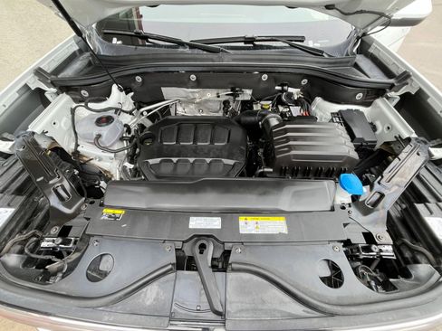 Used 2025 Volkswagen Atlas Cross Sport SE image 33