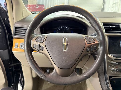 Used 2015 Lincoln MKX FWD w/ Equipment Group 101A image 15