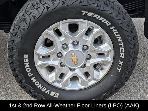 Used 2024 Chevrolet Silverado 2500 LT AWD/4WD image 12