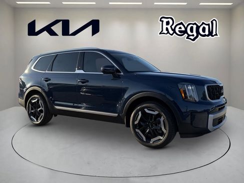 New 2025 Kia Telluride EX w/ EX Captain's Chair Package image 1