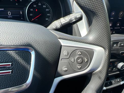 Used 2024 GMC Terrain SLE w/ Driver Convenience Package FWD image 25
