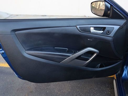 Used 2016 Hyundai Veloster Turbo image 12