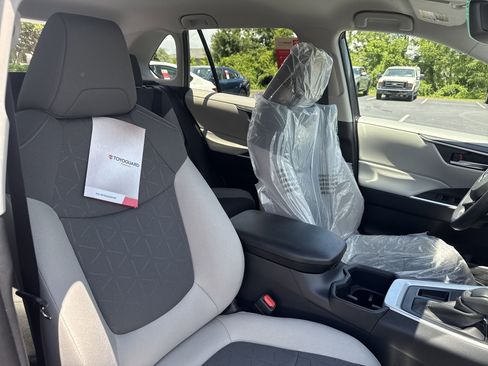 New 2025 Toyota RAV4 XLE image 32
