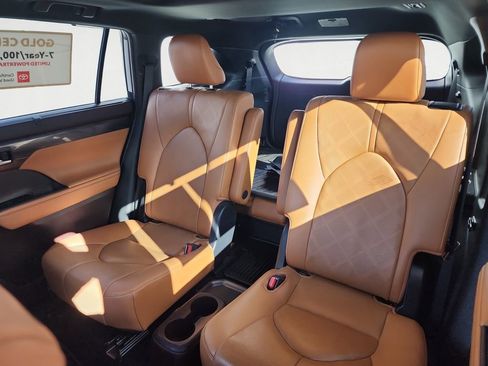 Certified 2020 Toyota Highlander Platinum image 13