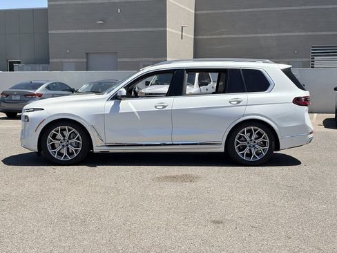 Used 2026 BMW X7 xDrive40i AWD/4WD image 9