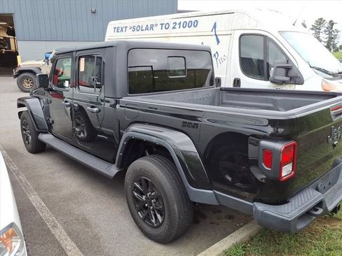 Used 2022 Jeep Gladiator Sport AWD/4WD image 7
