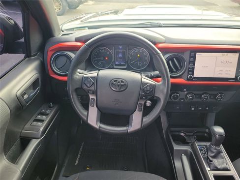 Used 2020 Toyota Tacoma TRD Sport image 9