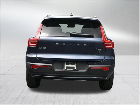 New 2026 Volvo XC40 B5 Ultra w/ Protection Package Premier AWD/4WD image 4