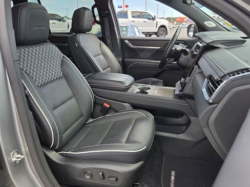 Used 2025 GMC Acadia Denali w/ Super Cruise Package image 20