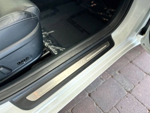 Used 2017 Kia Cadenza Premium FWD image 56