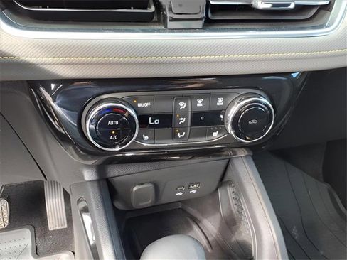 Used 2025 Chevrolet TrailBlazer ACTIV w/ Convenience Package image 12