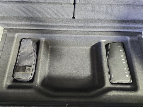 Used 2023 Rivian R1S Adventure AWD/4WD image 32
